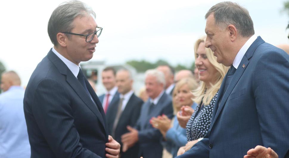 Dodik Vučić.jpg